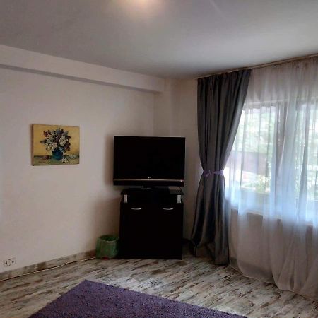 Huge 3 Room Apartament In City Center! Boekarest Buitenkant foto