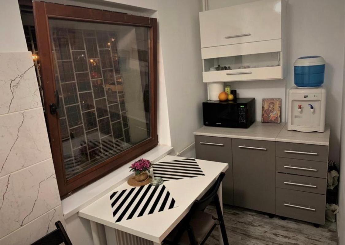 Huge 3 Room Apartament In City Center! Boekarest Buitenkant foto