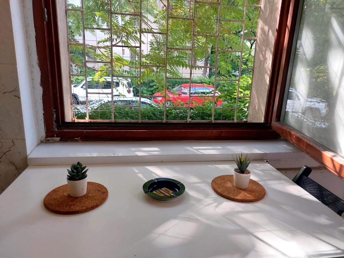 Huge 3 Room Apartament In City Center! Boekarest Buitenkant foto